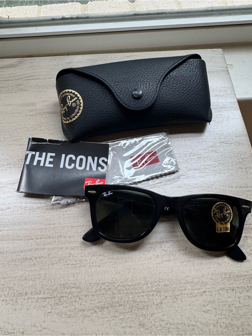 Ray-Ban Men’s Black Sunglasses with Branded Case and Cloth